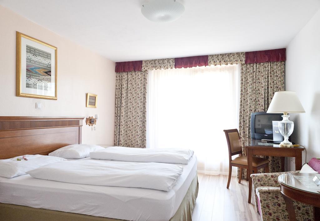 Hotel Alpenkrone Filzmoos Ruang foto